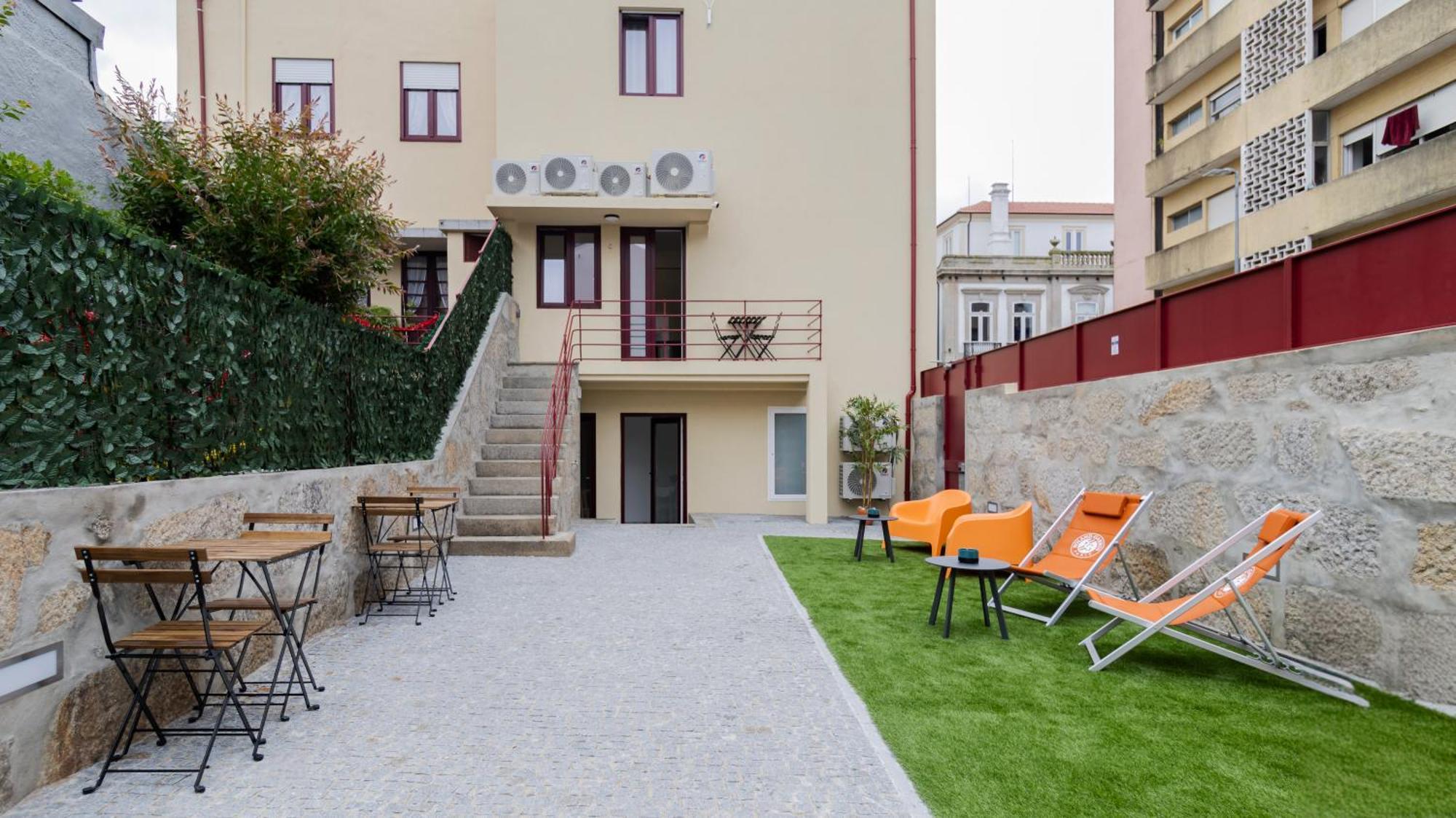 Stop & Relax - Parking Porto Bagian luar foto